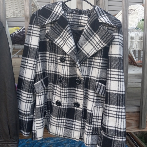 Clothes, Shoes, Home items, Car accessories, jewelry, tools, kitchen items, ect. - Picture 2 of 16